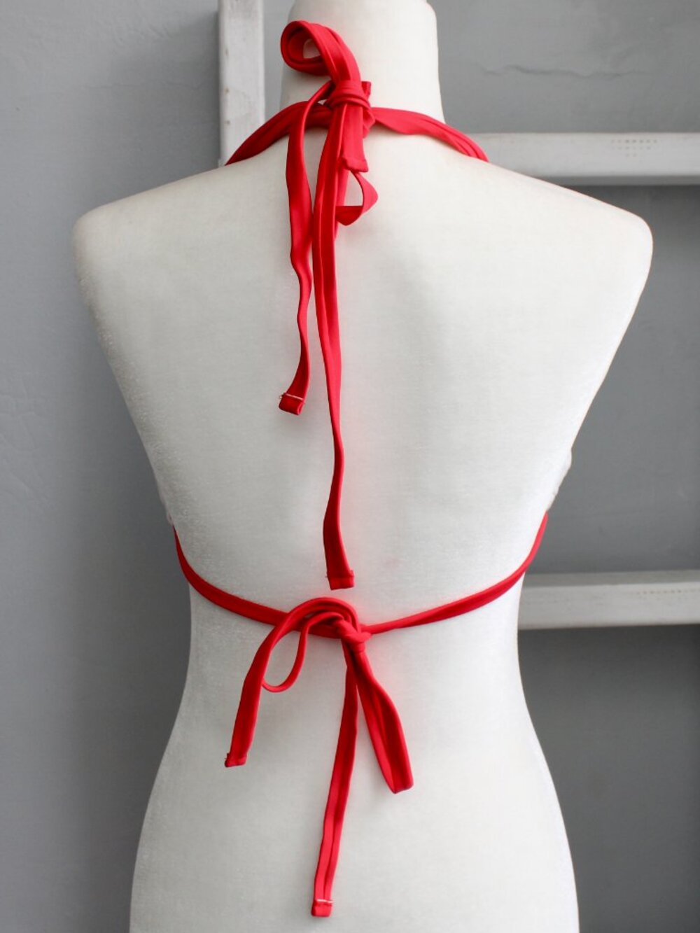 Crochet 3D Red Cherry Color Block White Triangle Bikini Top Size 1XL - Picture 2 of 5